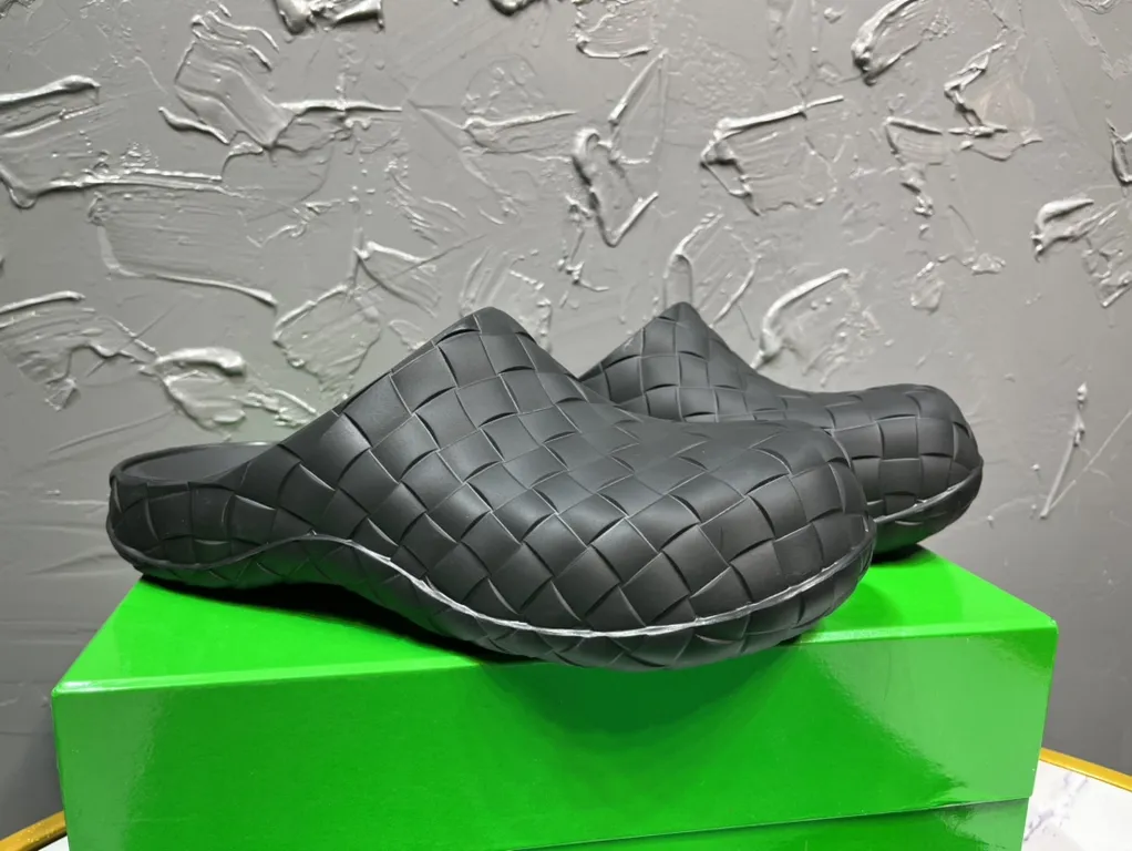 Bottega Veneta Shoe 